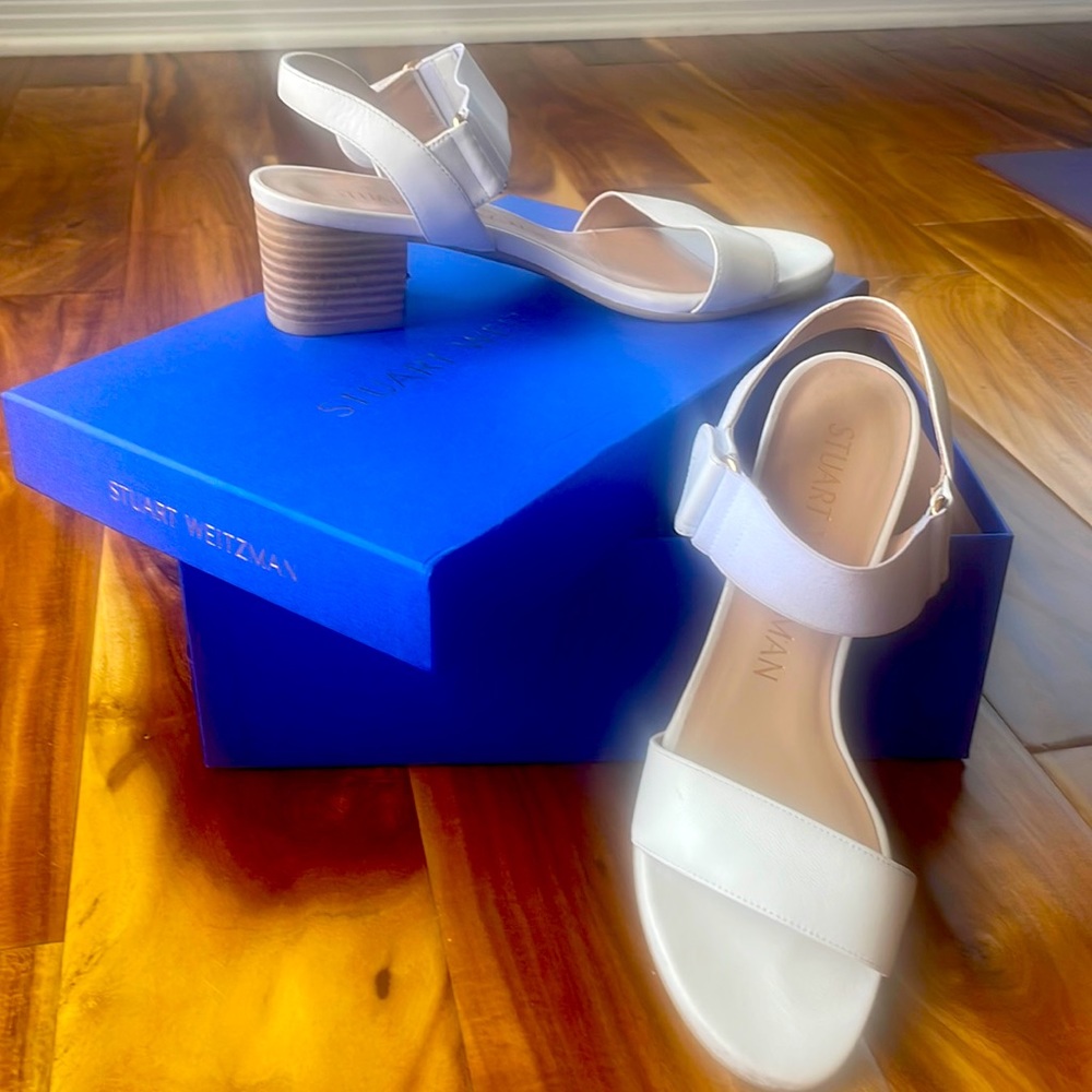 Stuart Weitzman Size 7 white sandals